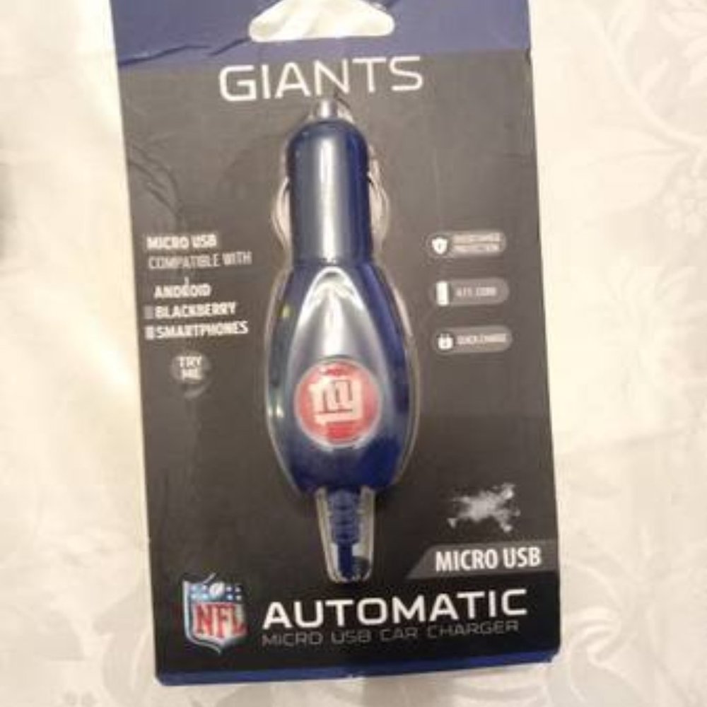 NY GIANTS CAR CHARGER with attached cable-NEW